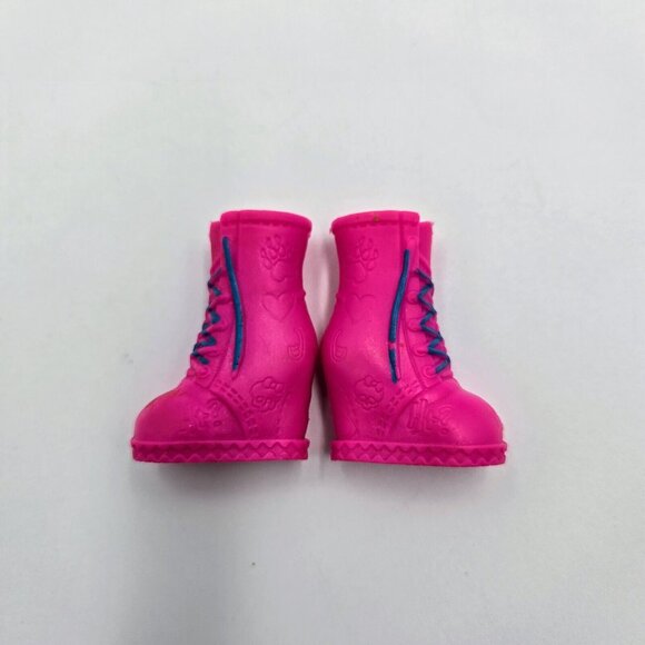 Monster High Howleen Wolf Creepateria Shirt Skirt Shoes Accessories Mattel Read - Picture 7 of 8